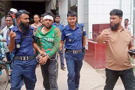 পিস্তল সহ যুবক আটক