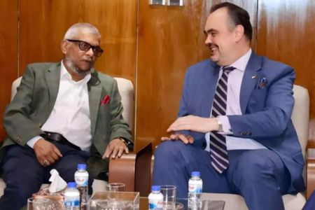 শ্রম আইন সংশোধন নিয়ে শ্রমমন্ত্রীর সঙ্গে মা‌র্কিন যুক্তরা‌ষ্ট্রের রাষ্ট্রদূতের আলোচনা