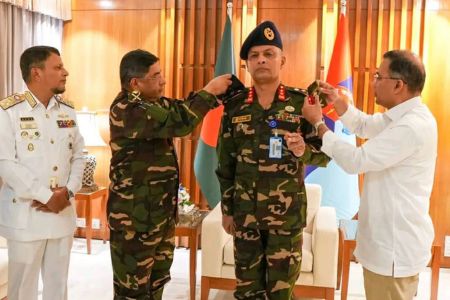 সশস্ত্র বাহিনী বিভাগের নতুন পিএসও লেফটেন্যান্ট জেনারেল মীর মুশফিকুর