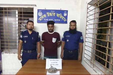 যশোরের শার্শায় গাঁজাসহ আটক-১