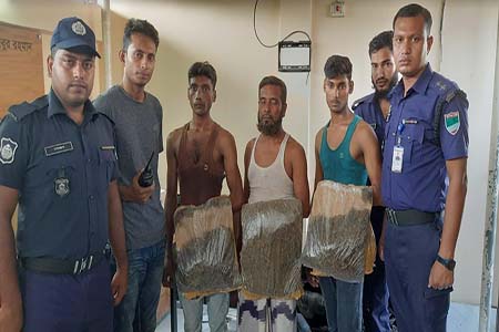 বেনাপোলে ৬ কেজি গাঁজাসহ একাধিক মামলার ৩ আসামি আটক