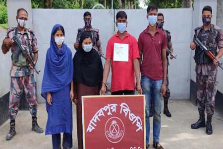 মহেশপুর সীমান্তে নারী ও শিশুসহ ৬ জন আটক