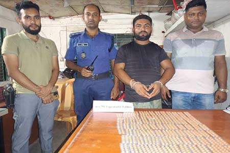 বেনাপোল পোর্ট থানার অভিযানে ৯০০ পিচ অবৈধ ট্যাবলেটসহ আটক ১