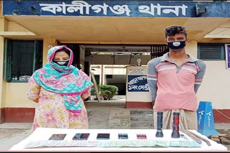 চুরির দায়ে মা ছেলে গ্র্রেফতার