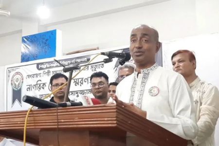 শেখ হাসিনা দেশে ফিরে আসুক, গণহত্যার দায় নিয়ে কারাগারে যাক - আইনমন্ত্রী
