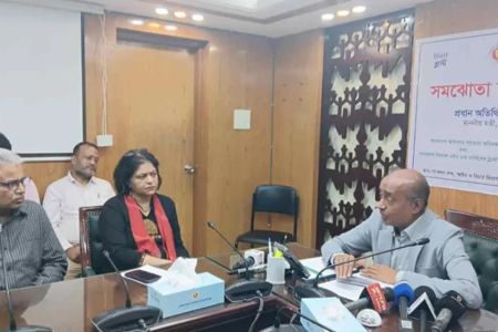শেখ হাসিনা ফিরলে আইন অনুযায়ী ব্যবস্থা নেওয়া হবে - আইনমন্ত্রী