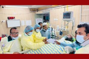 আশুলিয়া অগ্নিকাণ্ডে হতাহতদের খোঁজ খবর নিতে হাসপাতালে স্থানীয় সরকার মন্ত্রী