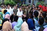 আজিমপুর সরকারি কোয়ার্টার পরিষ্কারে দুই সপ্তাহের সময় দিলেন প্রধানমন্ত্রী