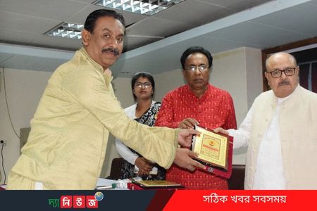 ভাষা স্মৃতি পদক পেলেন লায়ন গনি মিয়া বাবুল