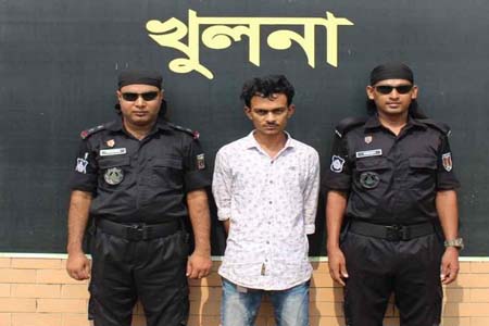 বাগেরহাটে র্যাবের হাতে ৭ কেজি গাঁজাসহ আটক ১