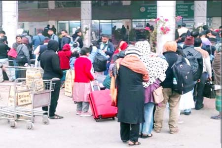 ভারতের ভিসা কড়াকড়িতে বেনাপোল চেকপোস্ট দিয়ে ৪মাসে