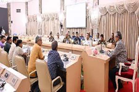 অন্তর্বর্তীকালীন সরকারের রূপরেখা নিয়ে বৈঠক করেছেন রাষ্ট্রপতি