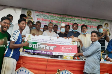 নবীগঞ্জে বঙ্গবন্ধু ও বঙ্গমাতা জাতীয় গোল্ডকাপ ফুটবল টুর্নামেন্টে ১-০ গোলে পৌরসভা একাদশ বিজয়ী