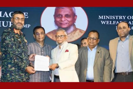 বাংলাদেশ থেকে আর অদক্ষ শ্রমিক বিদেশে পাঠানো হবে না: প্রবাসী কল্যাণমন্ত্রী