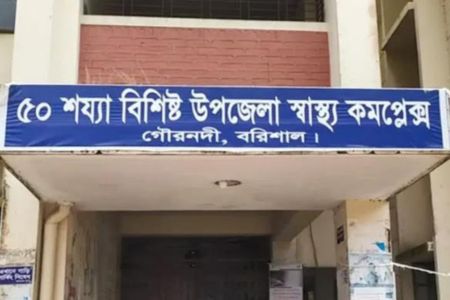 সাপে কাটে গ্রামে, চিকিৎসার ভরসা করতে হয় শহরে