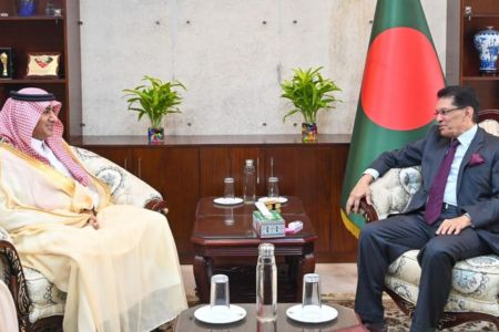 পররাষ্ট্রমন্ত্রী-প্রতিমন্ত্রীর প্রথম সাক্ষাৎ পেলেন সৌদি রাষ্ট্রদূত