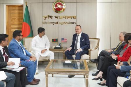কৃষিমন্ত্রীর সাথে মার্কিন রাষ্ট্রদূতের সাক্ষাৎ