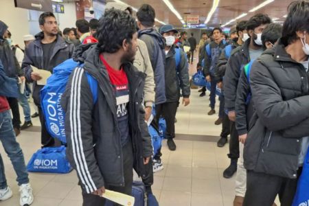 লিবিয়া থেকে ফিরেছেন ১৬৫ বাংলাদেশি