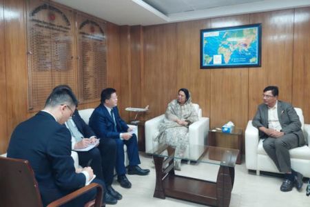বেসামরিক বিমান পরিবহন ও পর্যটন মন্ত্রীর সাথে বাংলাদেশে নিযুক্ত চীনের রাষ্ট্রদূতের সাক্ষাৎ