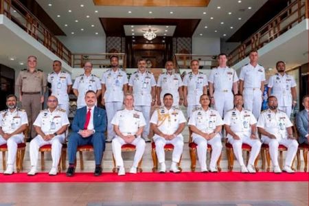 মার্কিন প্রশান্ত মহাসাগরীয় নৌবহর কমান্ডারের বাংলাদেশ সফর শেষ