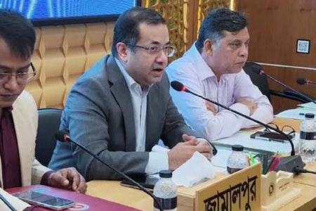 দেশে সারের সংকট নেই, বিতরণে মনিটরিং জোরদারের নির্দেশ তথ্য ও সম্প্রচার প্রতিমন্ত্রীর