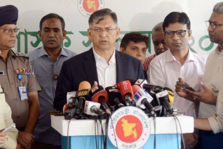 অবৈধ অস্ত্র উদ্ধার ও ভুয়া মামলা প্রত্যাহারে সরকার কঠোর অবস্থানে - স্বরাষ্ট্রমন্ত্রী