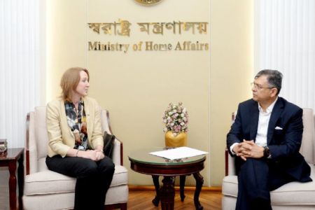 স্বরাষ্ট্রমন্ত্রীর সাথে অস্ট্রেলিয়ার হাইকমিশনারের সাক্ষাৎ