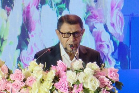 দেশের বৃহত্তর স্বার্থে নবীন চিকিৎসকদের রাজনীতিতে ইনভলভ করবেন না - স্বাস্থ্যমন্ত্রী