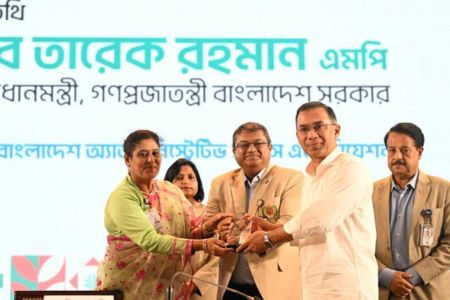 প্রশাসনকে জনমুখী করে গড়ে তুলতে হবে : প্রধানমন্ত্রী