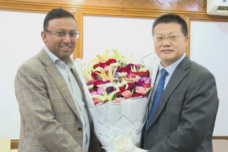 প্রধানমন্ত্রীর পররাষ্ট্র উপদেষ্টার সঙ্গে চীনা রাষ্ট্রদূতের সাক্ষাৎ