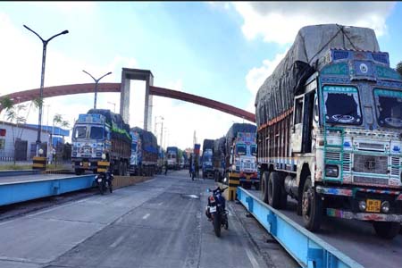 দিয়ে বন্ধ হলো ভারত থেকে চাল আমদানি