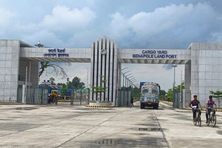 ভারতের বিধানসভা নির্বাচনের কারণে বেনাপোল-পেট্রাপোল আমদানি-রপ্তানি ৩ দিন বন্ধ
