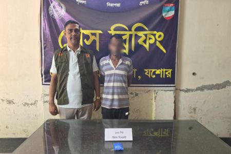 ডিবির অভিযানে ইয়াবা ট্যাবলেটসহ এক মাদক কারবারি আটক