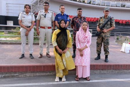 ভারতে পাচার হওয়া দুই বাংলাদেশি নারীকে বেনাপোল দিয়ে ফেরত