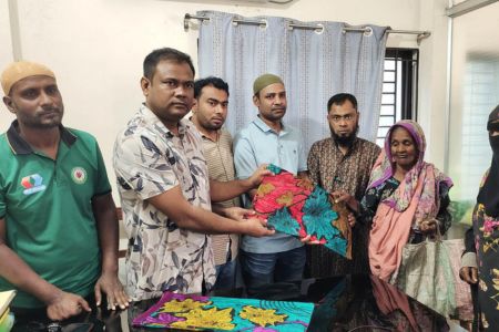 বেনাপোলে ২০০ অসহায় পরিবারের মাঝে সবুরের ঈদ উপহার বিতরণ