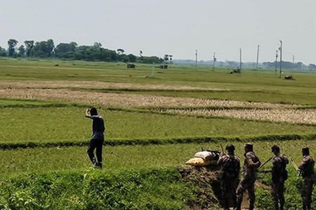 আকাশের নিচে