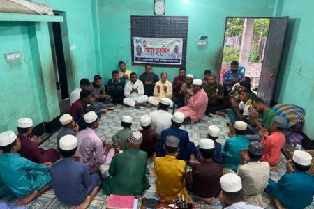 প্রতিমন্ত্রী অনিন্দ্য ইসলাম অমিতের জন্মদিনে বেনাপোলে স্বেচ্ছাসেবক দলের দোয়া মাহফিল