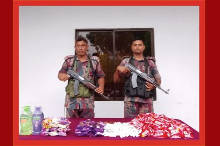 বেনাপোলে বিজিবি অভিযানে চোরাচালান পণ্য আটক 