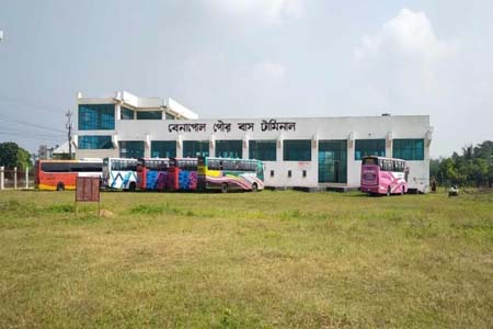 উদ্বোধনের প্রায় ২বছর পর চালু হলো বেনাপোল পৌর বাস টার্মিনাল