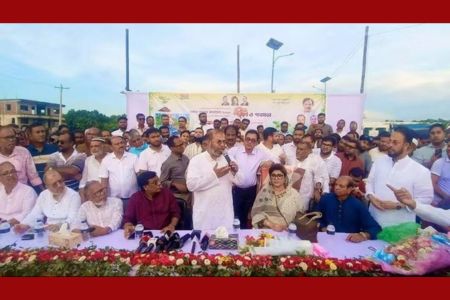 বেনাপোল কাস্টমস হাউজে  মতবিনিময় ও বৃক্ষরোপন কর্মসুচী পরিদর্শন সভায় পরিবেশ প্রতিমন্ত্রী: চোরাচালান ও রাজস্ব ফাঁকি রোধে কঠোর বার্তা
