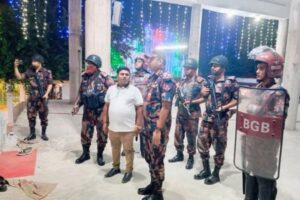 বেনাপোলে বিভিন্ন পূজামন্ডপ পরিদর্শন করেছেন সেক্টর কমান্ডার কর্নেল মাসুদুর রহমান