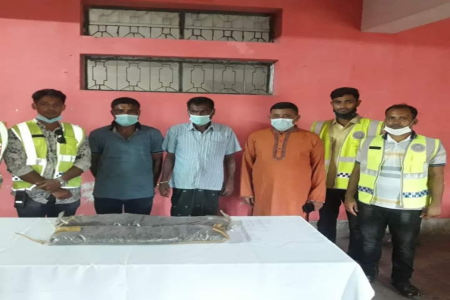 লকডাউন নেই মাদক ব্যবসায়ীদের ঈদকে সামনে রেখে সোচ্চারঃ গাঁজা সহ আটক-২