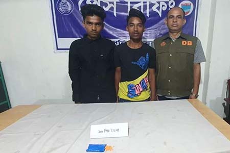 শার্শায় ডিবির অভিযানে ইয়াবাসহ ২ মাদক ব্যবসায়ী আটক