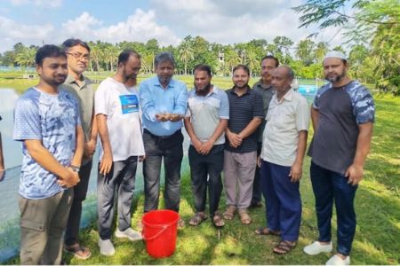 বিএফআরআই এর ডিজি’র লোনাপানি কেন্দ্রের গবেষণা কার্যক্রম পরিদর্শন 