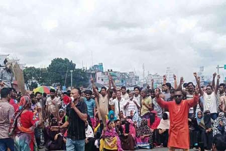 থানায় হামলা-ভাঙচুর