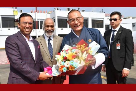 ঢাকায় ভুটানের প্রধানমন্ত্রী শেরিং তোবগের স্বল্পসময়ের যাত্রাবিরতি