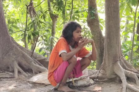 শিকলে বন্দি জীবন কাটছে বনলতার, নিরুপায় পরিবার 