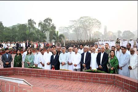 স্মৃতিসৌধে বাংলাদেশ জাতীয়তাবাদী দলের শ্রদ্ধা