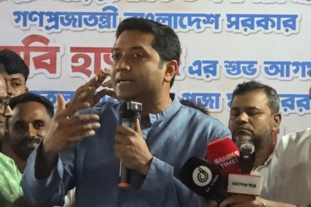 প্রাথমিক ও গণশিক্ষা প্রতিমন্ত্রীর ঢাকা-১৩ আসনের বিভিন্ন পূজামণ্ডপ পরিদর্শন