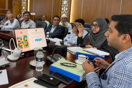 প্রাথমিক শিক্ষার সার্বিক উন্নয়নে একাধিক উন্নয়ন প্রকল্প বাস্তবায়নের উদ্যোগ